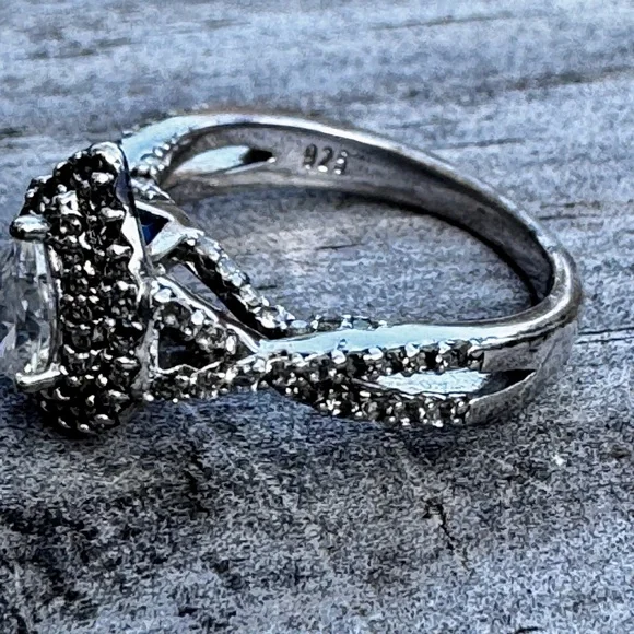 CZ Vera wang replica, .925 silver, size 5.5 - Picture 7 of 7